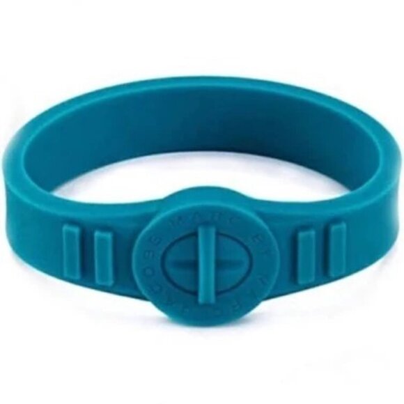 Marc By Marc Jacobs Wintergreen Turnlock Bracelet, NWT - Picture 1 of 6